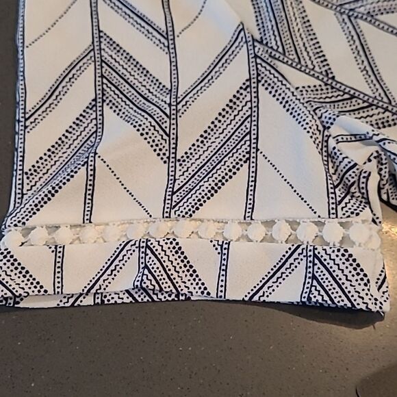 Fifty Street sz PL geometric design tunic top NWT - Picture 8 of 8